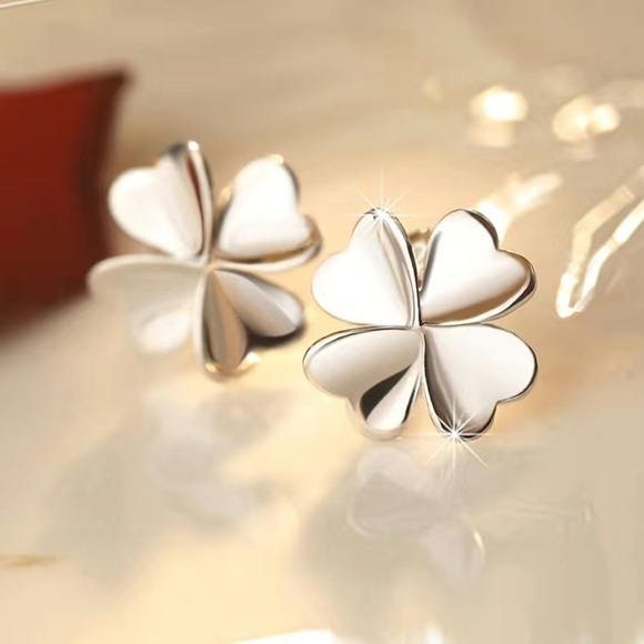 Lucky Four-Leaf Clover Stud Earrings - Picture 3 of 8